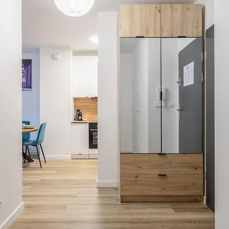 Lily Apart Apartment For 6 People & Free Private Parking 格但斯克