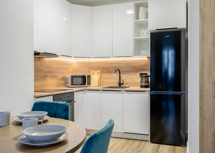 Lily The Big Screen For 6 People & Parking Lägenhet *