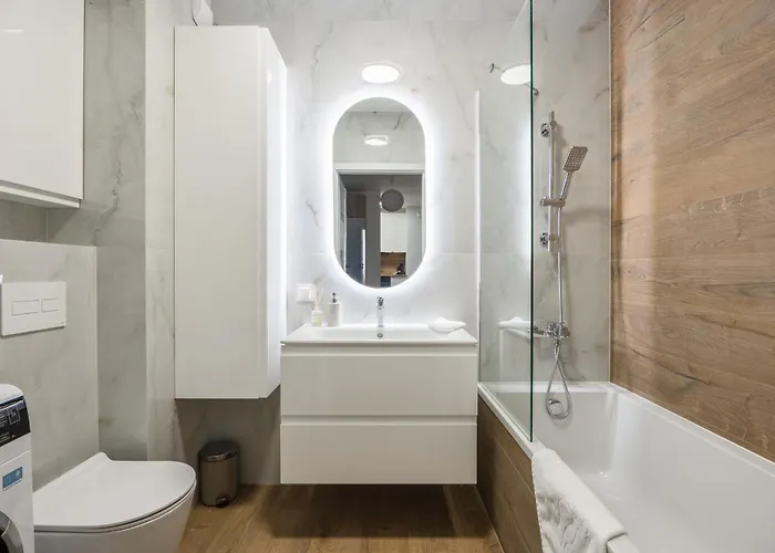 Lily The Big Screen For 6 People & Parking